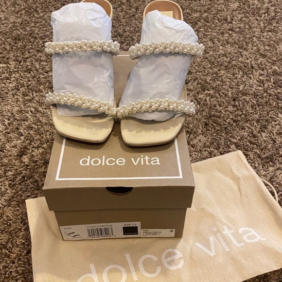 Dolce Vita wedding shoes - Picture 2 of 4